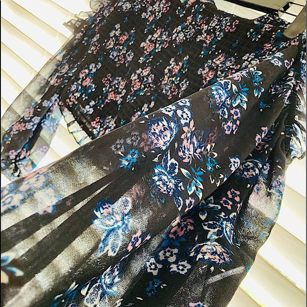 Wild Fable Strappless Ruffle Floral Top